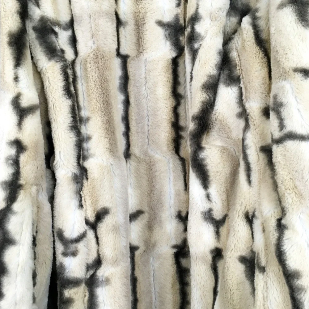 Hal Rubenstein Women's Reversible Faux Fur Coat size Medium Animal Print - Picture 10 of 16